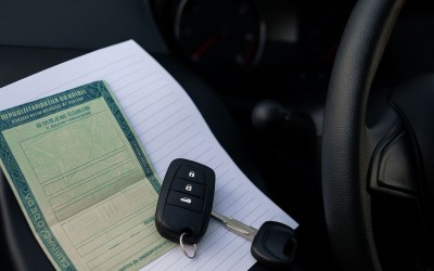 Está com um carro em seu nome há anos, mas sem documento? Saiba o que fazer